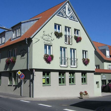 Weinstube Schwalbennest Hotel Карлщат Екстериор снимка