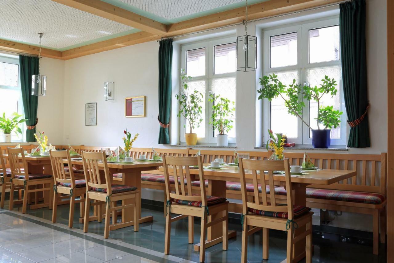 Weinstube Schwalbennest Hotel Карлщат Екстериор снимка