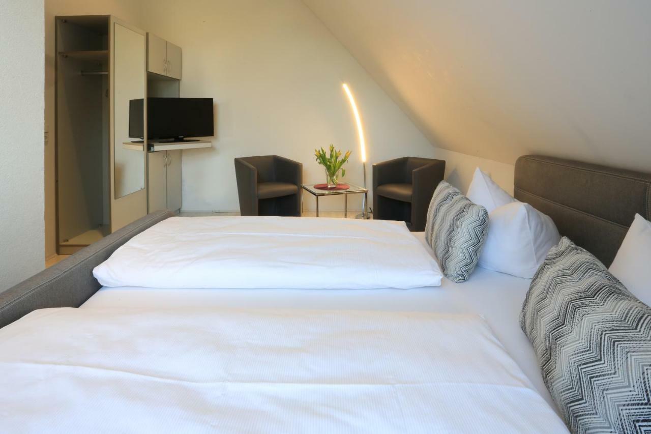 Weinstube Schwalbennest Hotel Карлщат Екстериор снимка