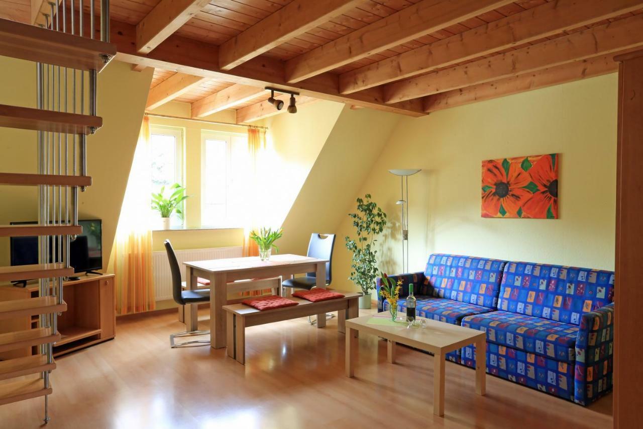 Weinstube Schwalbennest Hotel Карлщат Екстериор снимка