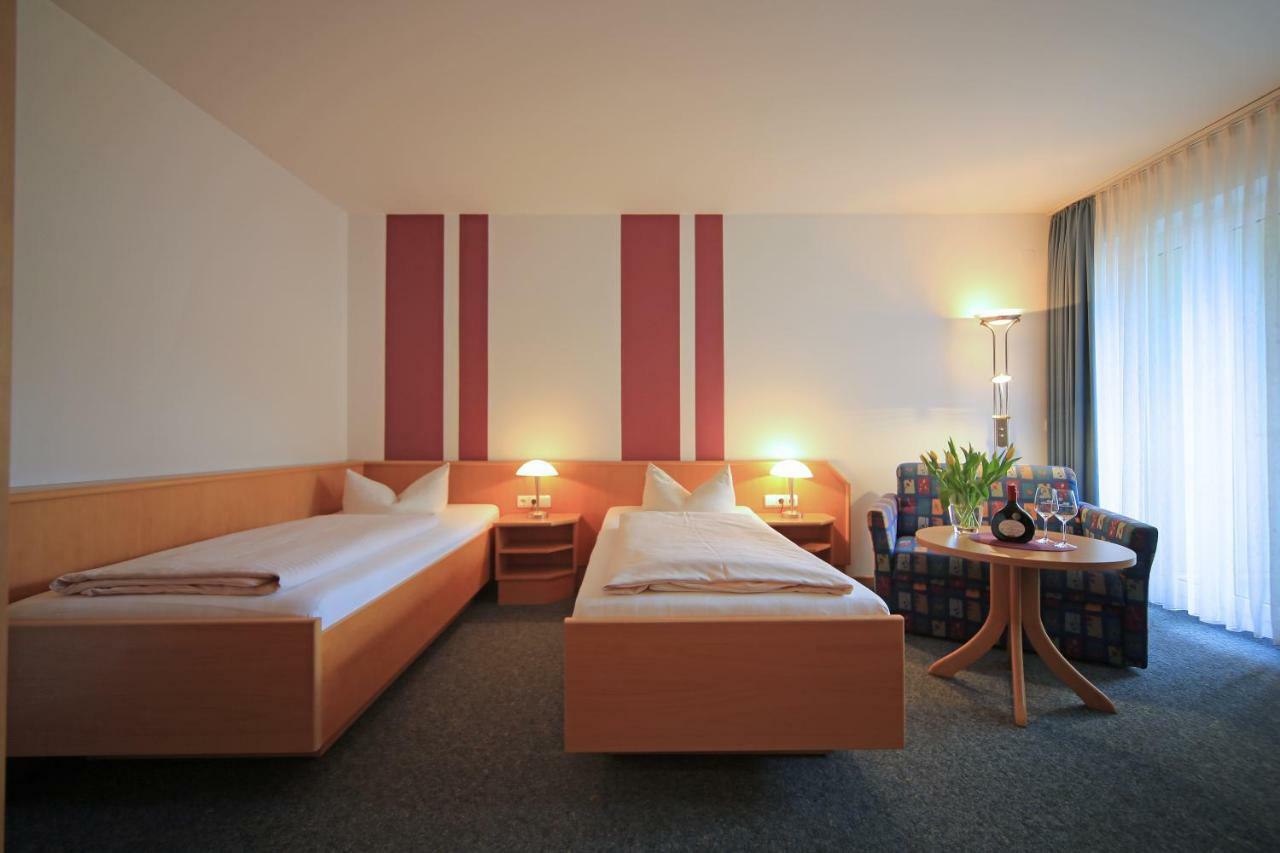 Weinstube Schwalbennest Hotel Карлщат Екстериор снимка