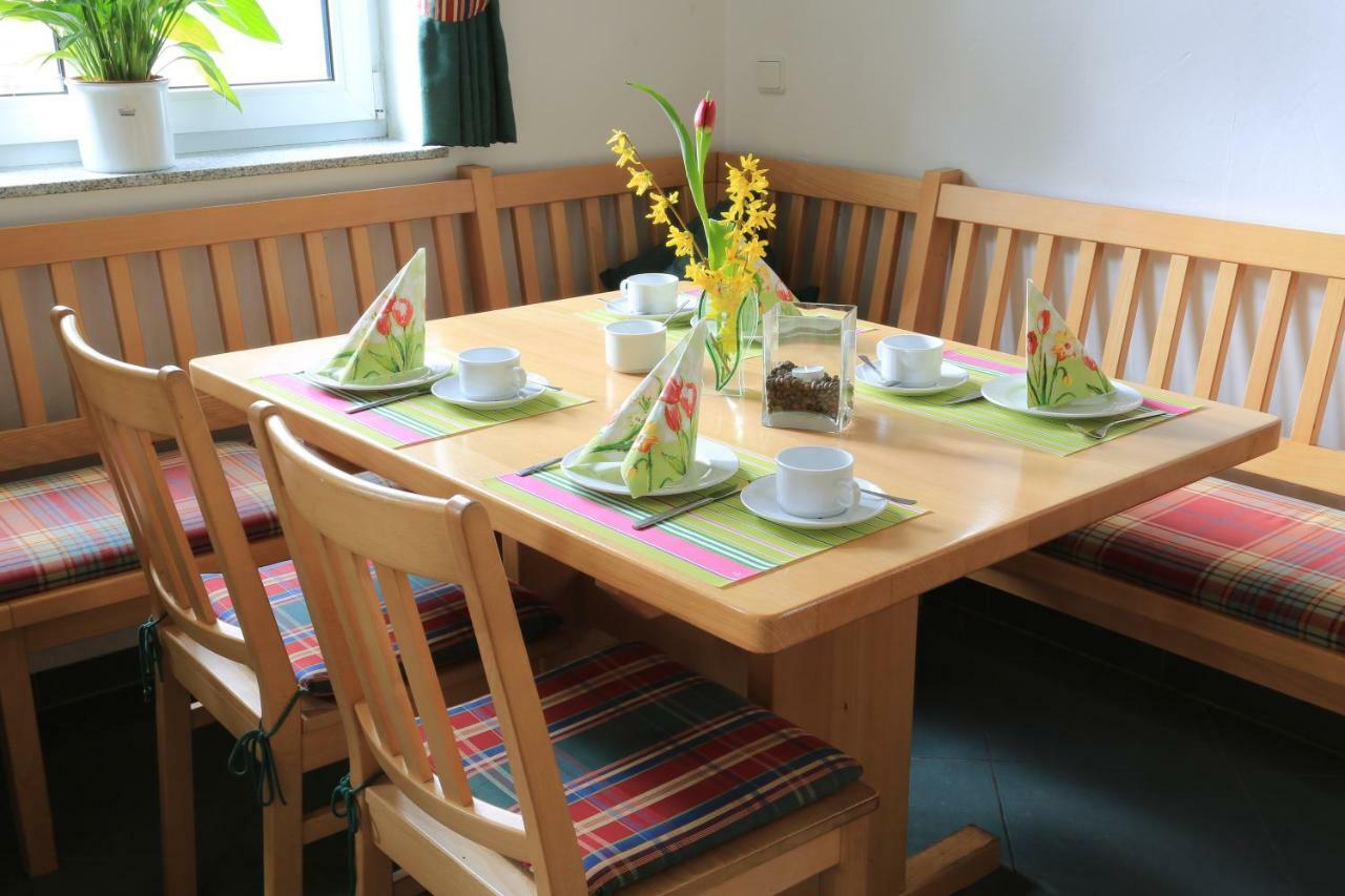 Weinstube Schwalbennest Hotel Карлщат Екстериор снимка