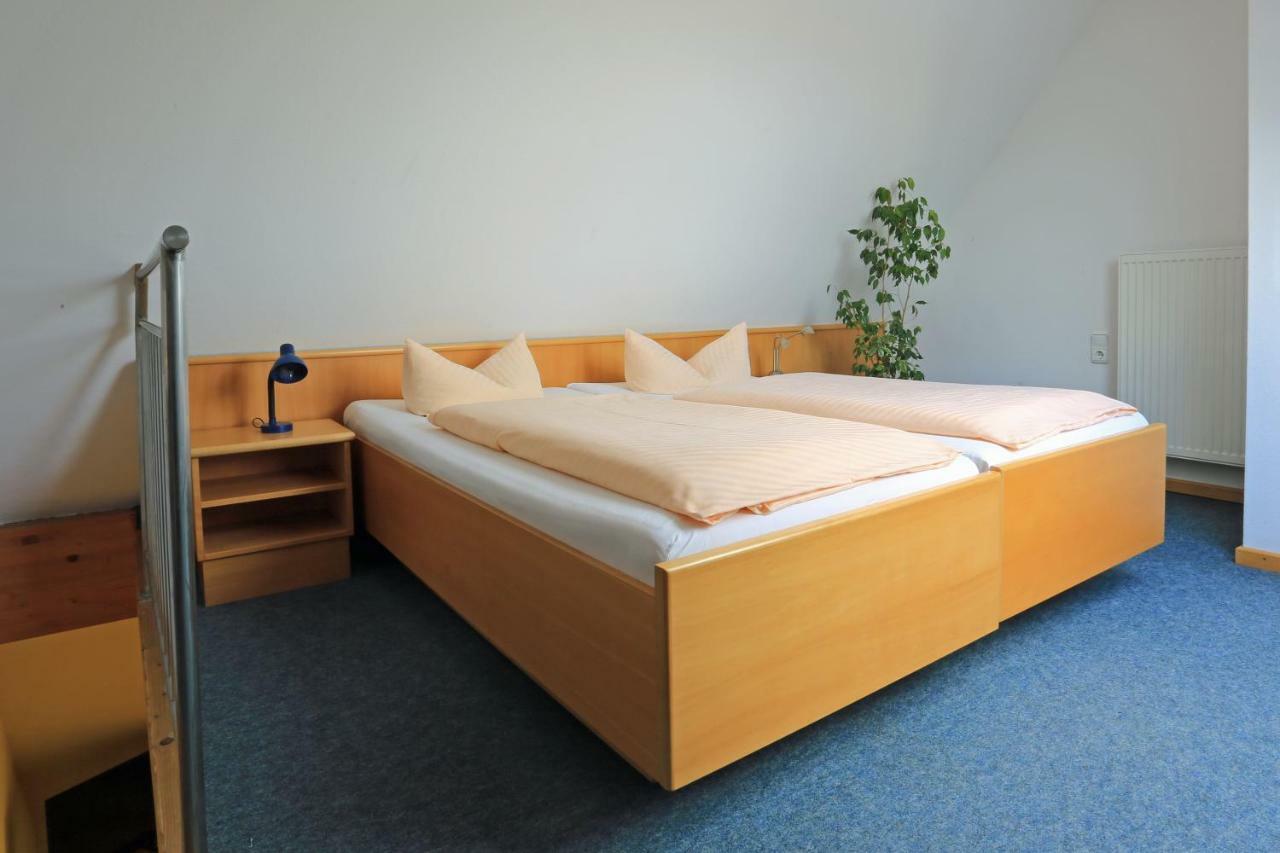 Weinstube Schwalbennest Hotel Карлщат Екстериор снимка